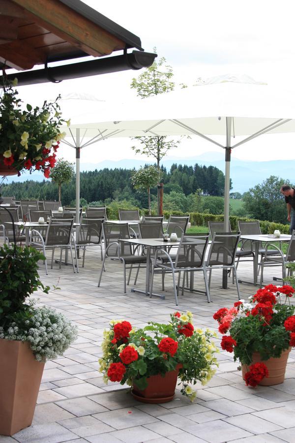 Gasthof Pension Zoller Wolfsberg Buitenkant foto